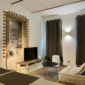Residenza Corrado By Almanova Residenze Appartamento Mantova